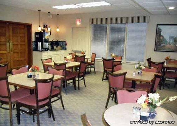 Clarion Hotel Buffalo Airport Williamsville Restaurant bilde